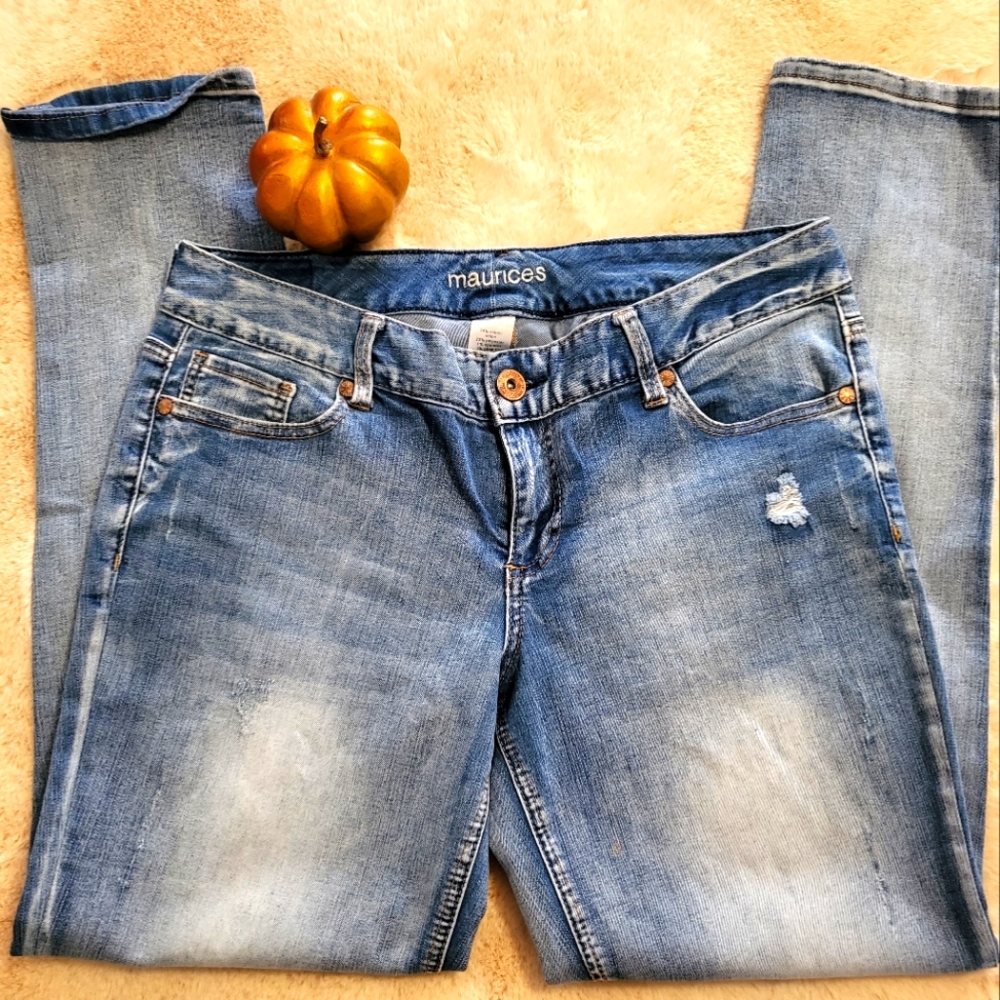 Maurices Distressed Jeans EUC